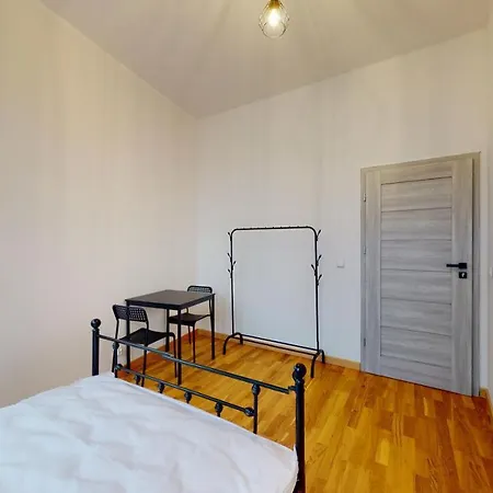 Апартаменти Roomspoznan Pl - I Polwiejska 20 - 24h Self Check-in Познань