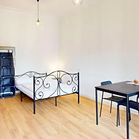 Апартаменти Roomspoznan Pl - I Polwiejska 20 - 24h Self Check-in Познань