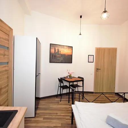Апартаменти Roomspoznan Pl - I Polwiejska 20 - 24h Self Check-in Познань