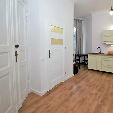 Апартаменти Roomspoznan Pl - I Polwiejska 20 - 24h Self Check-in Познань