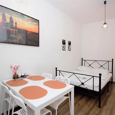 Апартаменти Roomspoznan Pl - I Polwiejska 20 - 24h Self Check-in Познань